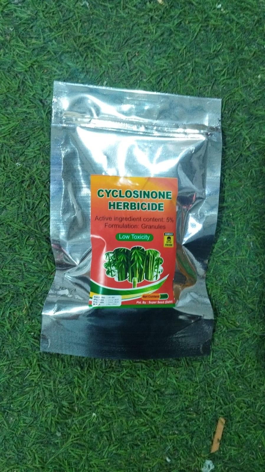Cyclosinone Herbicide Granules 200 gm Pack of 1