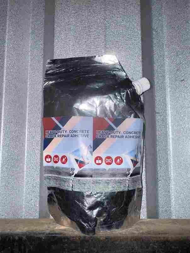 Heavy-Duty Concrete Crack Repair Adhesive 100 gm