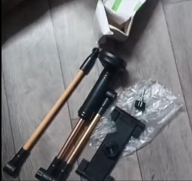 Mobile Phone & Tablet Stand-Flexible Clip