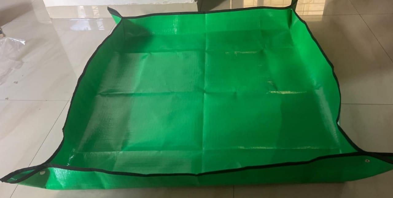 Gardening Mat for Plant Transplanting and Mess Control