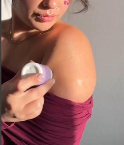 Finessence Body Adhesive Roller (60ml)